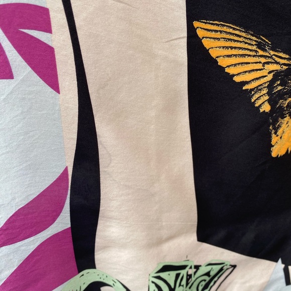 100% Silk Scarf Custo Barcelona 31 x32 - Picture 7 of 13